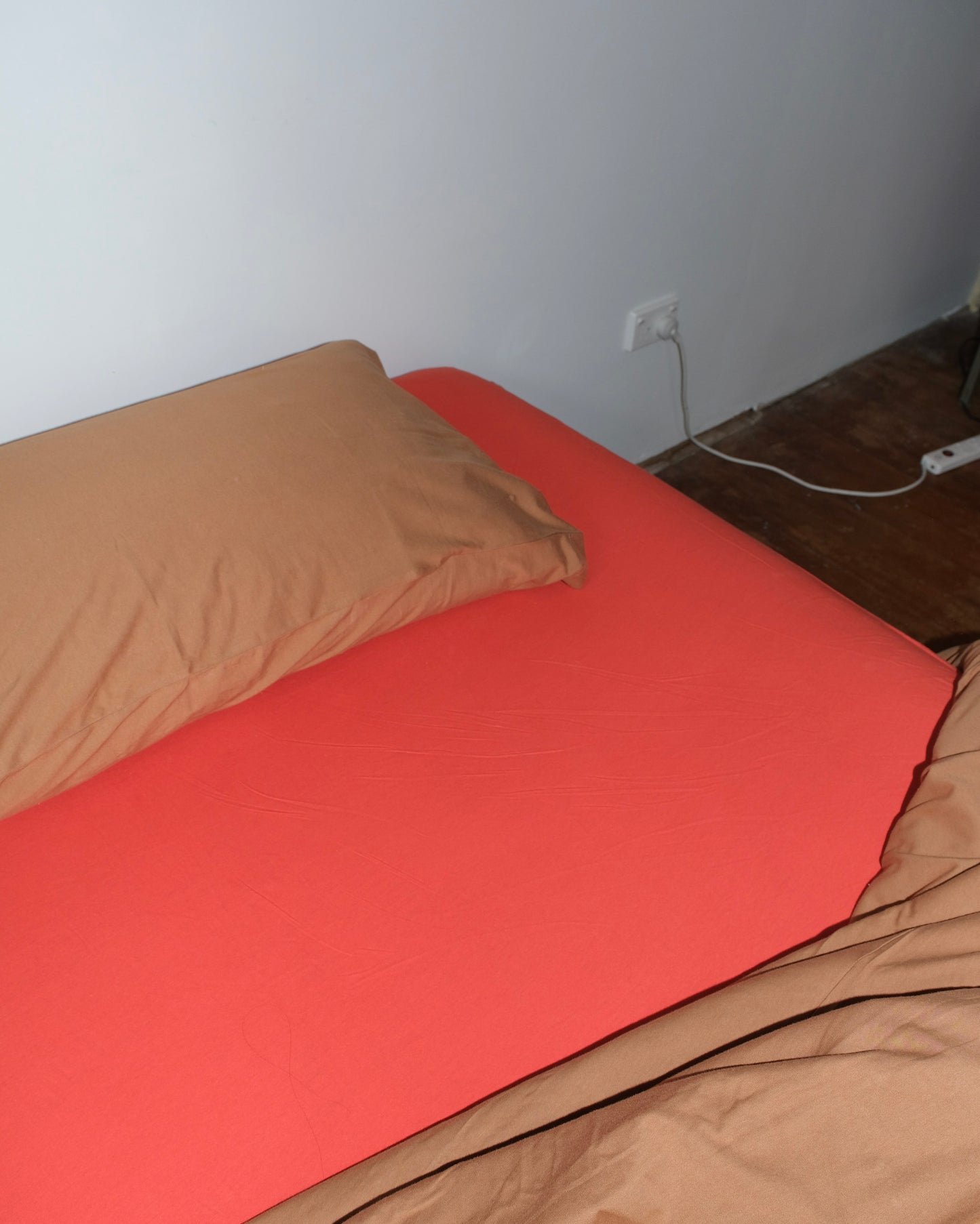 Breathable and Eco-Friendly Red Fitted Sheet